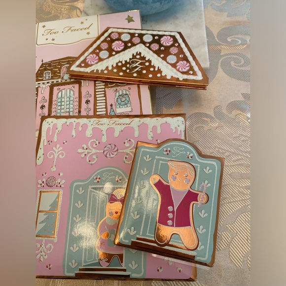 Too faced Christmas Cookie House Party palette set - Picture 4 of 8